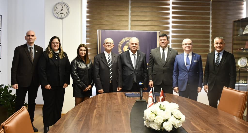 DOĞU AKDENİZ ÜNİVERSİTESİ'NDEN ÜÇ ANLAŞMAYA İMZA